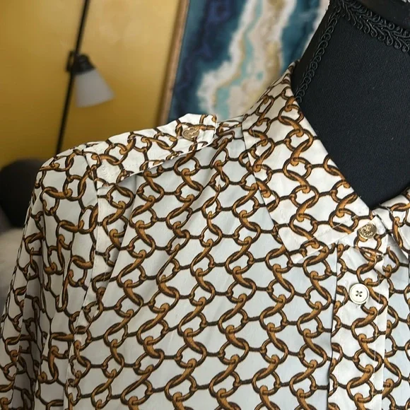 Michael Kors White Gold Chain Blouse w/gold buttons. - Picture 3 of 8